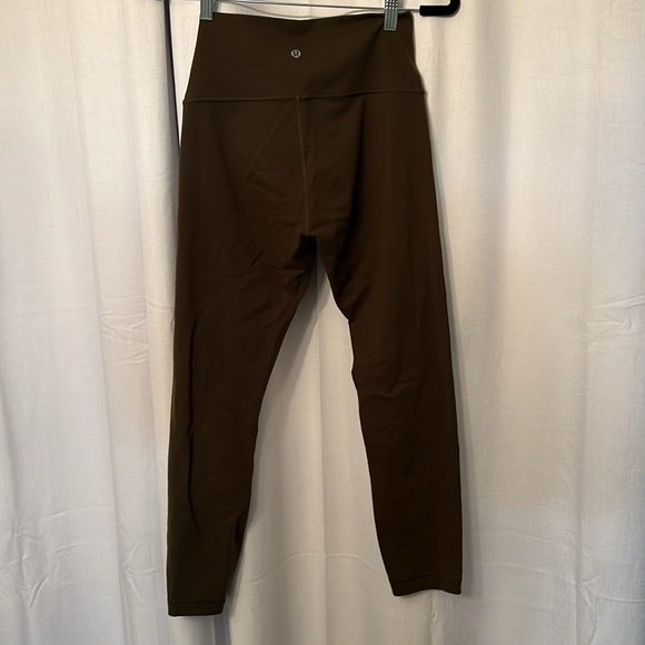 Green Lululemon winder under leggings size 8 - Picture 3 of 4